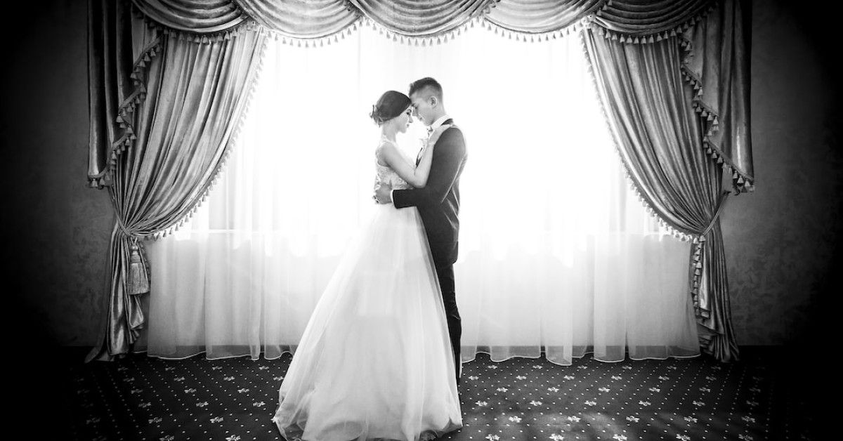 Unique and Memorable 35th Wedding Anniversary Gift Ideas image