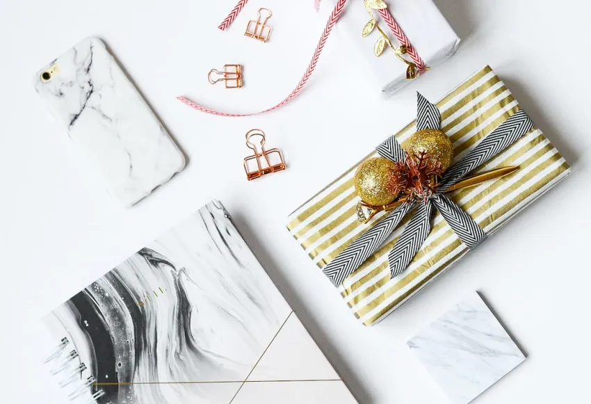 Comprehensive guide for anniversary gifts - ideas for your husband